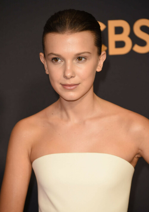 MillieBobbyBrown_2017_EmmyAwards_116_aa0ef29e7a570a1f.jpeg