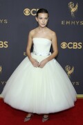MillieBobbyBrown_2017_EmmyAwards_132_99418ada20b83640