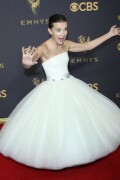 MillieBobbyBrown_2017_EmmyAwards_142_5555beadf338a46a