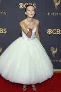 MillieBobbyBrown_2017_EmmyAwards_169_f5970da71082b0c1