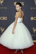 MillieBobbyBrown_2017_EmmyAwards_170_2e8829e9417cbcc8