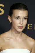 MillieBobbyBrown_2017_EmmyAwards_171_d9a1dd8c49b40c47
