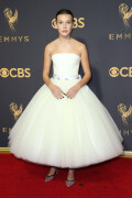 MillieBobbyBrown_2017_EmmyAwards_195_75f2207182e99a2c