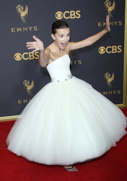 MillieBobbyBrown_2017_EmmyAwards_207_8fb577c061c8000f.jpeg
