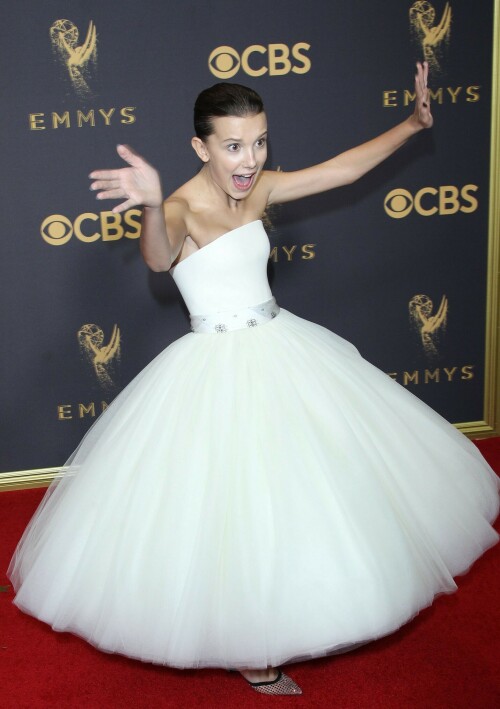 MillieBobbyBrown_2017_EmmyAwards_84_6c46a89dc88f405f.jpeg