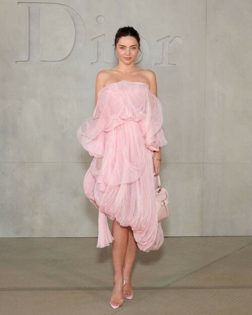 Miranda-Kerr_DiorCruiseShow_May132026_HQPicsSpace_15_a78782a1ffa62e18.jpeg
