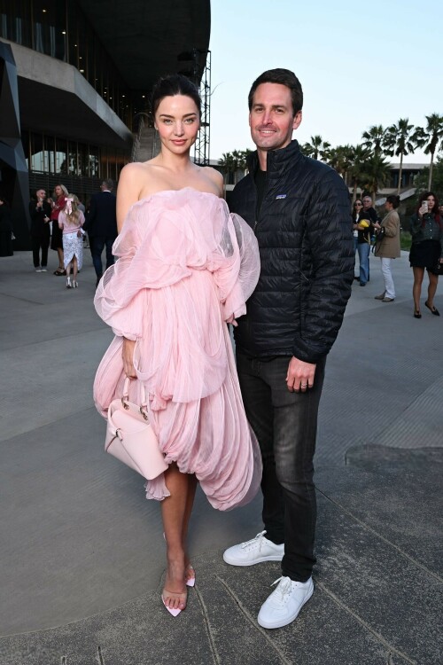 Miranda-Kerr_DiorCruiseShow_May132026_HQPicsSpace_20_3b8d8f05dc2ac114.jpeg