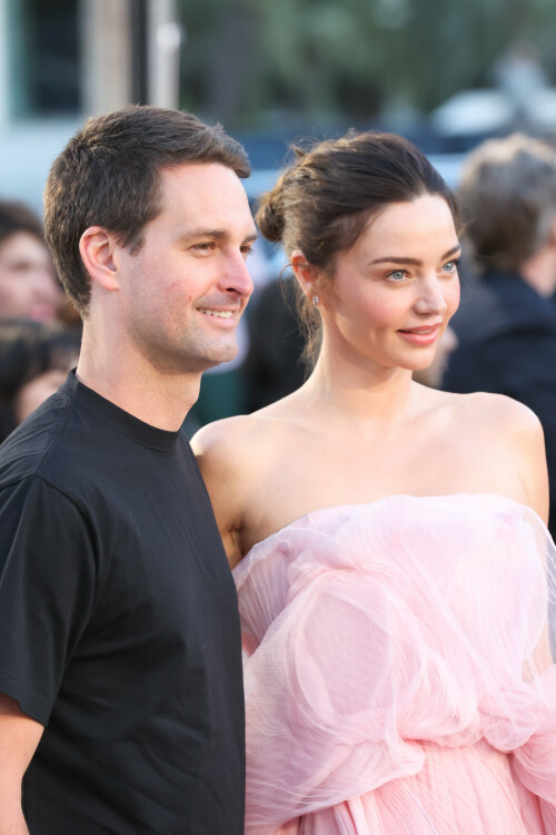 Miranda-Kerr_DiorCruiseShow_May132026_HQPicsSpace_43_20ef18c169da85a2.jpeg