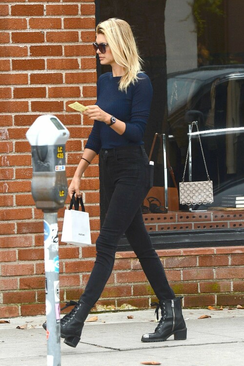 KellyRohrbach_LosAngeles_May102017_HQPicsSpace_4_f37b124f3b3afe8a.jpeg