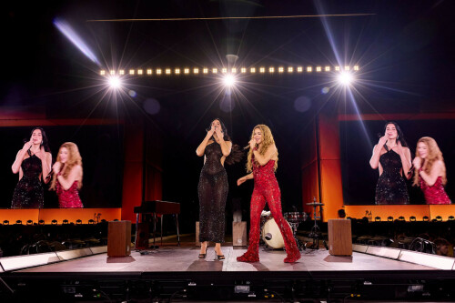 DuaLipa_Shakira_October32026_HQPicsSpace_5_86ad4f2f8d538b5c